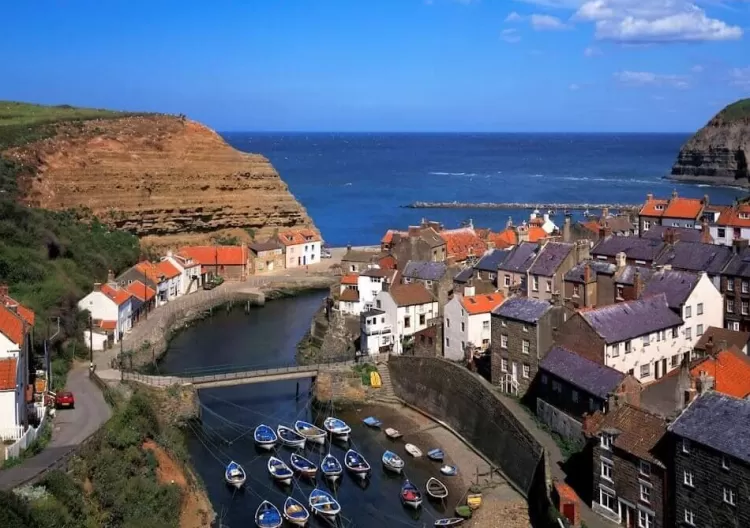 House of Puzzles Yorkshire* - Stunning Staithes - 1000 Piece Jigsaw Puzzle