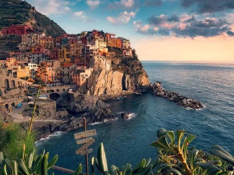 Ravensburger Locations & Buildings* - View Of Cinque Terre Italy - 1500 Piece Jigsaw Puzzle